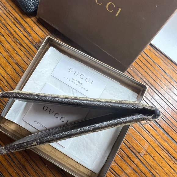 Gucci Bifold Wallet GG Canvas - Used Authentic with box and papers Retail $880 - Picture 4 of 7
